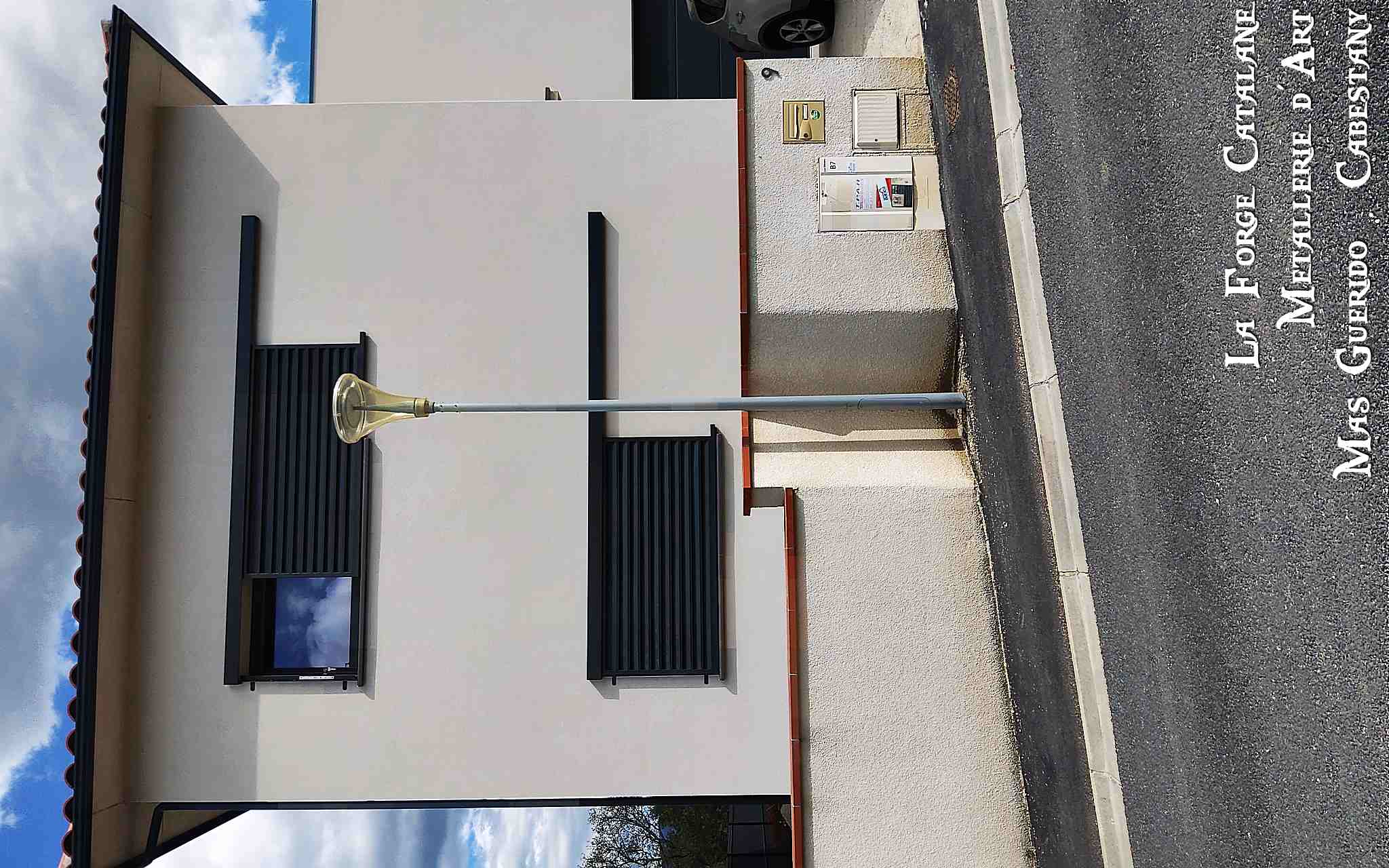 volets coulissant forge catalane.jpg